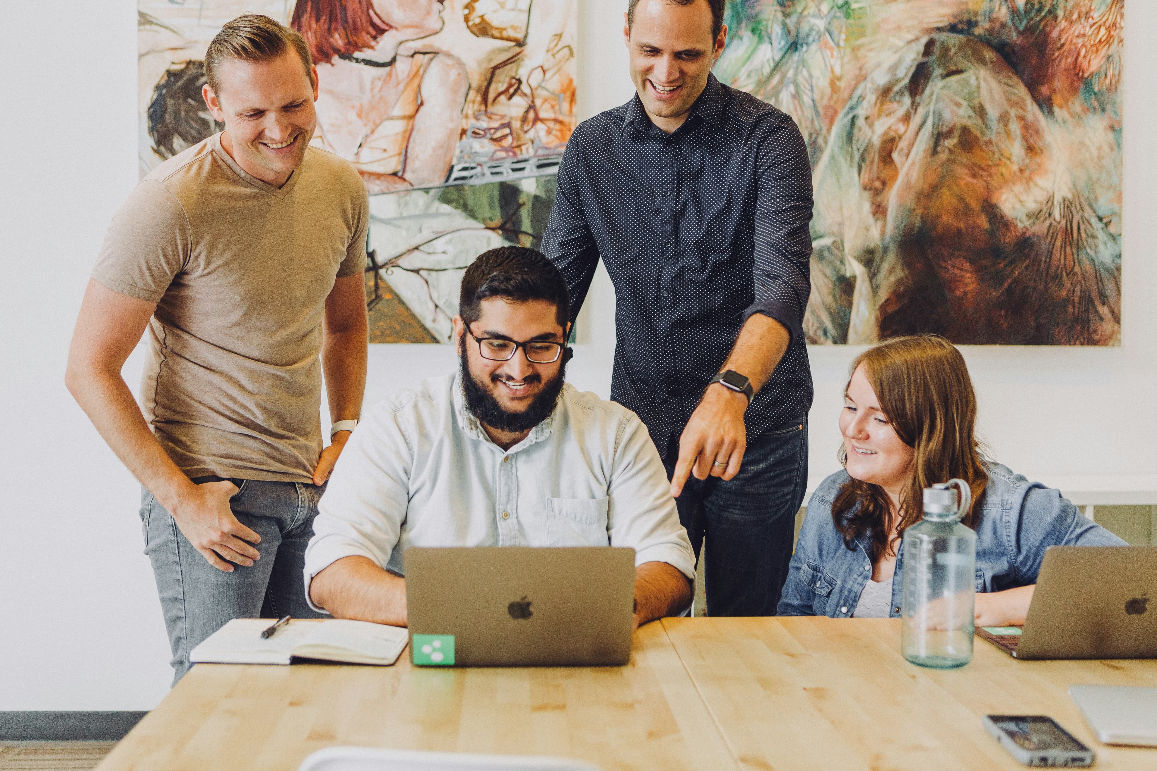 Werbeagentur vs. Freelancer – was passt für dein KMU?